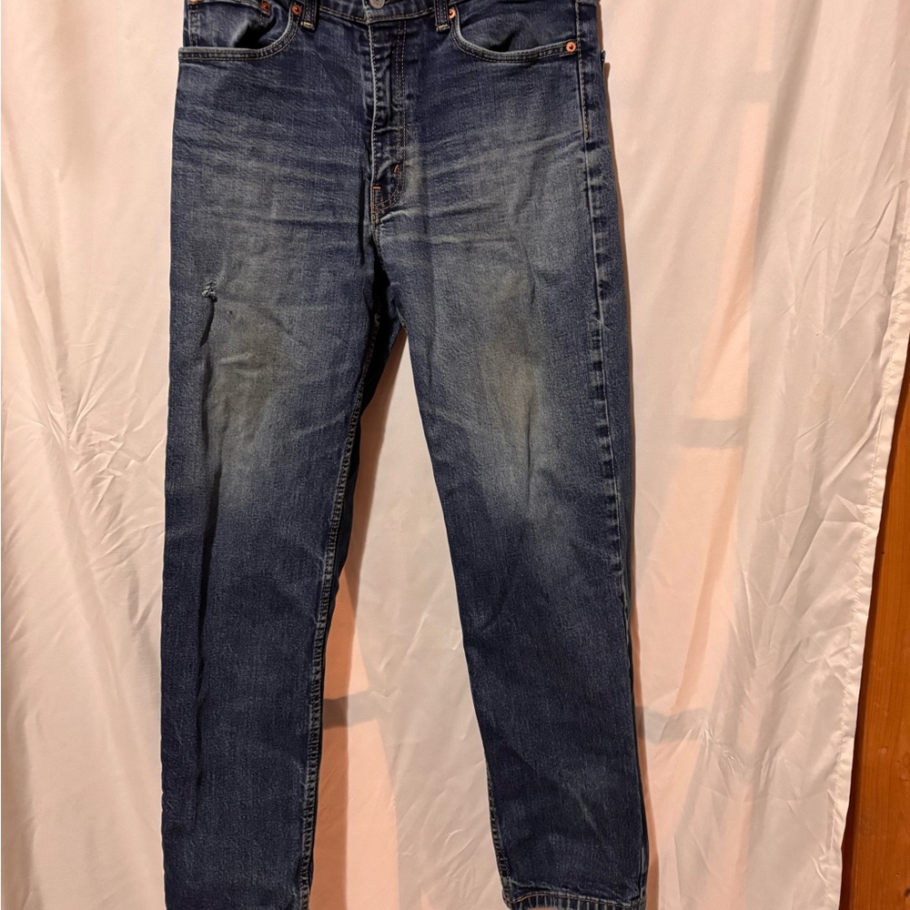 Levi’s 550 Straight Fit. Real Wear, Soft Broken-In Denim. Distressed.